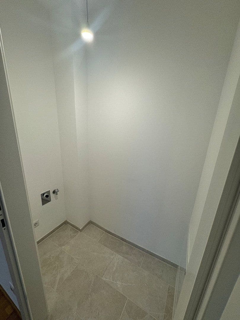 Prenájom bytu 1-izbový 46 m², Altmannsdorfer Straße 192, Wien, Viedeň Prenájom bytu 1-izbový 46 m², Altmannsdorfer Straße 192, Wien, Viedeň