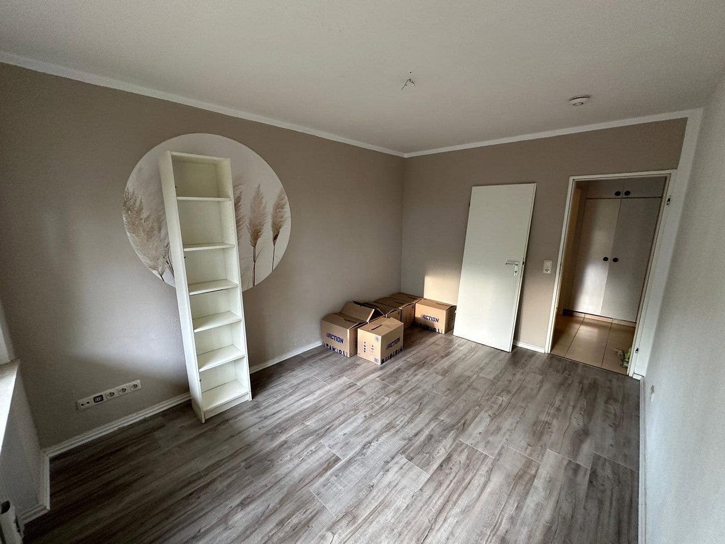 Prenájom bytu 3-izbový 80 m², Offenbach, Hesensko Prenájom bytu 3-izbový 80 m², Offenbach, Hesensko