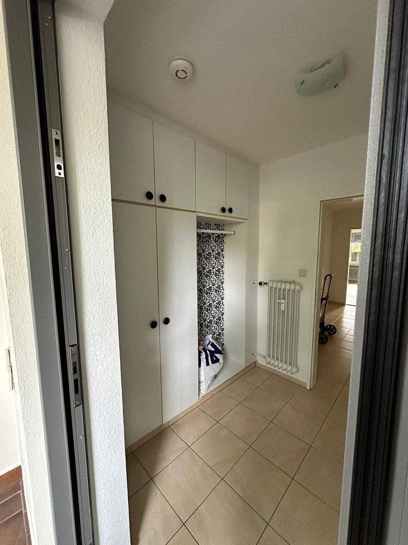 Prenájom bytu 3-izbový 80 m², Offenbach, Hesensko Prenájom bytu 3-izbový 80 m², Offenbach, Hesensko