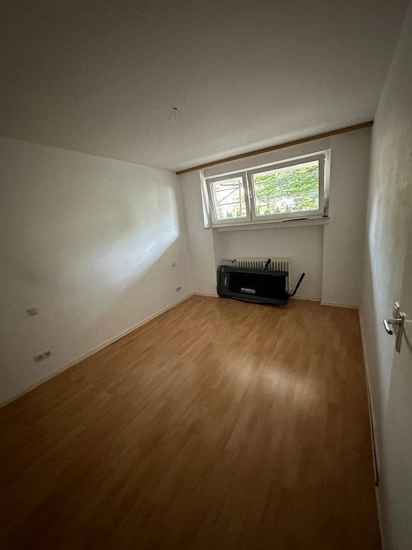 Prenájom bytu 3-izbový 80 m², Offenbach, Hesensko Prenájom bytu 3-izbový 80 m², Offenbach, Hesensko
