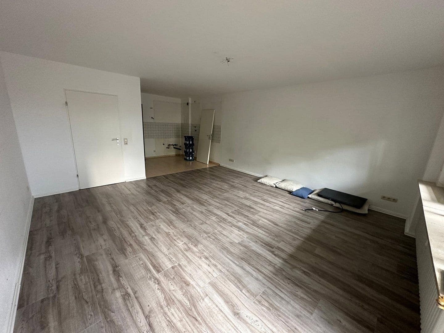 Prenájom bytu 3-izbový 80 m², Offenbach, Hesensko Prenájom bytu 3-izbový 80 m², Offenbach, Hesensko