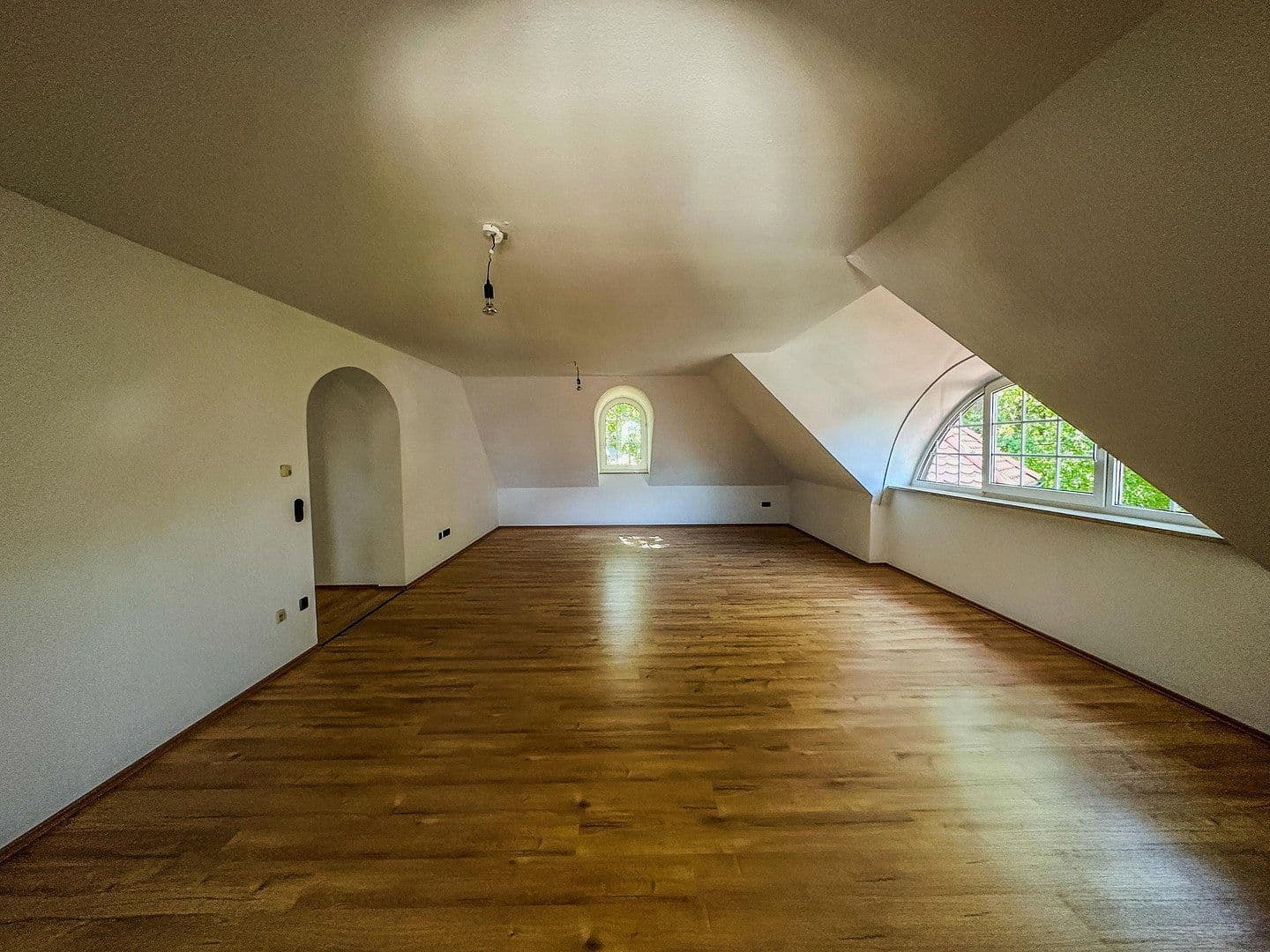 Prenájom bytu 3-izbový 120 m², Zirndorf, Bavorsko Prenájom bytu 3-izbový 120 m², Zirndorf, Bavorsko
