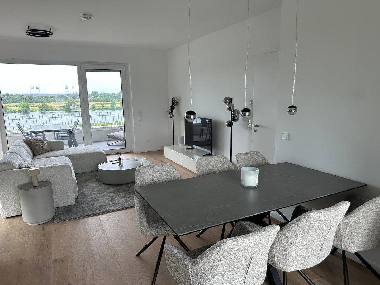 Prenájom bytu 3-izbový 98 m², Minna-Cauer-Strasse 2, Bremen, Brémy Prenájom bytu 3-izbový 98 m², Minna-Cauer-Strasse 2, Bremen, Brémy