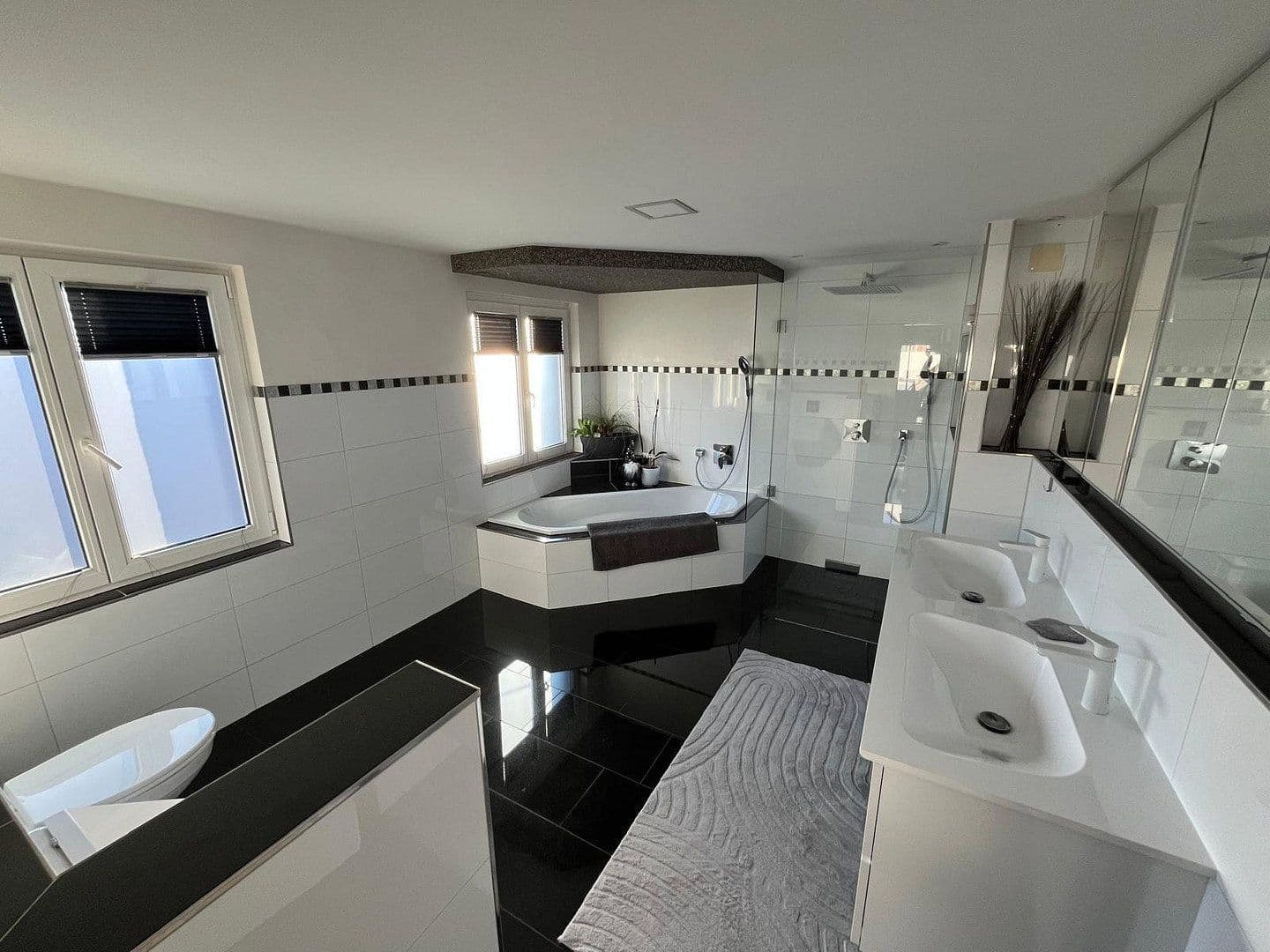 Predaj domu 136 m², pozemek 356 m², Gempenstraße, 3, Weil am Rhein, Bádensko-Wurttembersko Predaj domu 136 m², pozemek 356 m², Gempenstraße, 3, Weil am Rhein, Bádensko-Wurttembersko