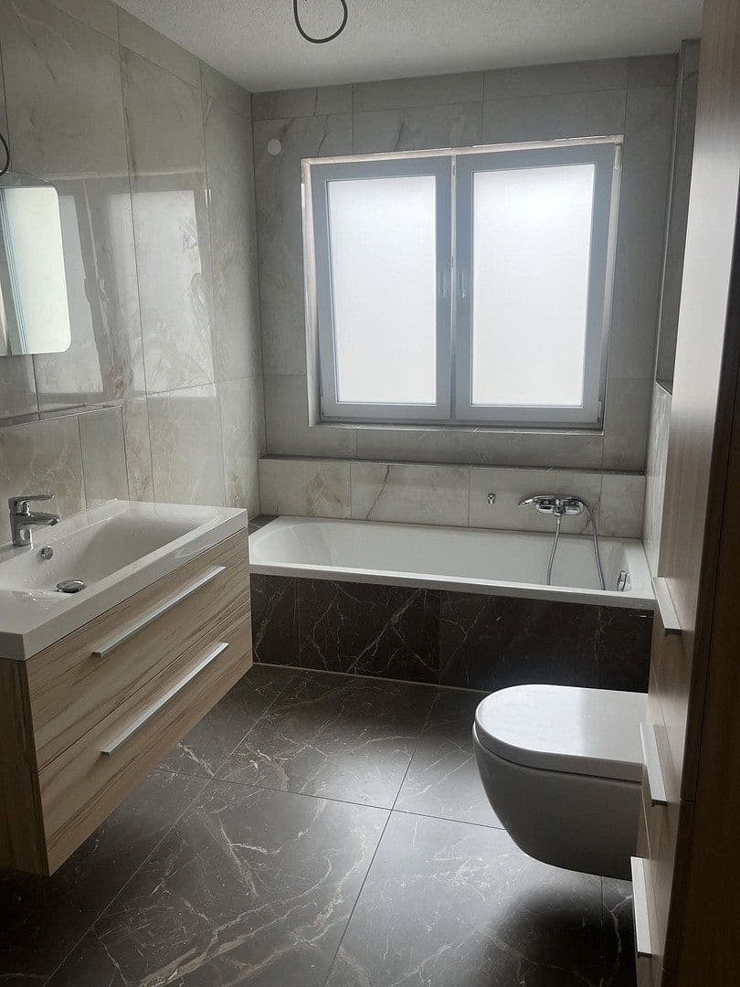 Prenájom bytu 4-izbový 130 m², Kastanienring 53, Bad Rappenau, Bádensko-Wurttembersko Prenájom bytu 4-izbový 130 m², Kastanienring 53, Bad Rappenau, Bádensko-Wurttembersko