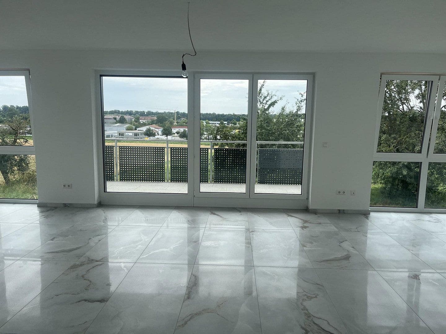 Prenájom bytu 4-izbový 130 m², Kastanienring 53, Bad Rappenau, Bádensko-Wurttembersko Prenájom bytu 4-izbový 130 m², Kastanienring 53, Bad Rappenau, Bádensko-Wurttembersko
