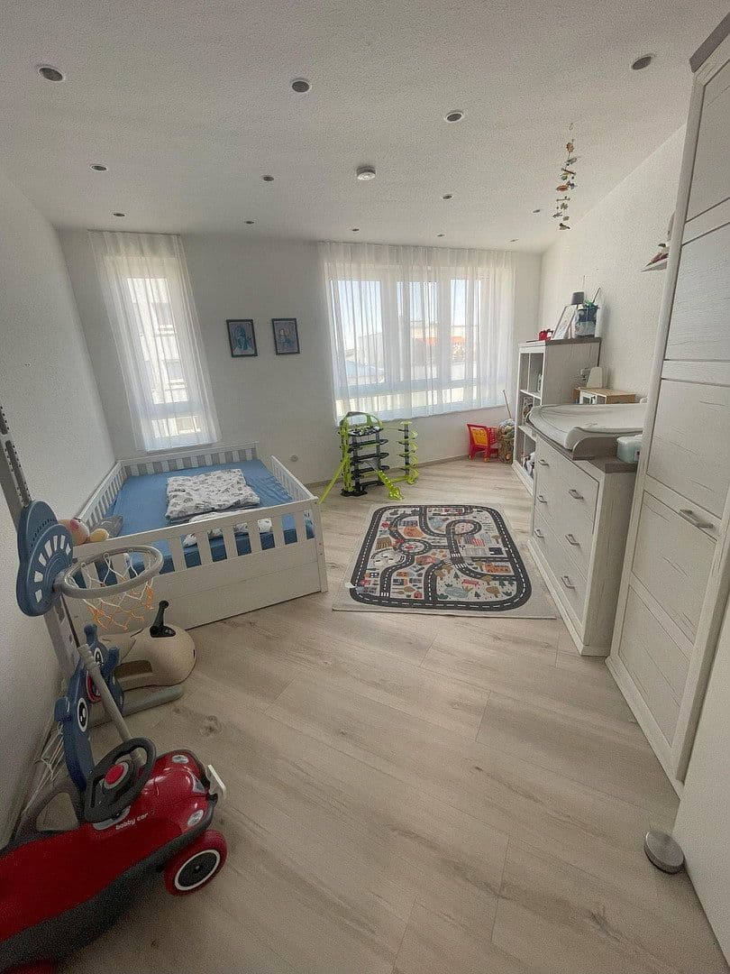 Predaj bytu 4-izbový 129 m², Ida-Dehmel-Ring 85, Mannheim, Bádensko-Wurttembersko Predaj bytu 4-izbový 129 m², Ida-Dehmel-Ring 85, Mannheim, Bádensko-Wurttembersko