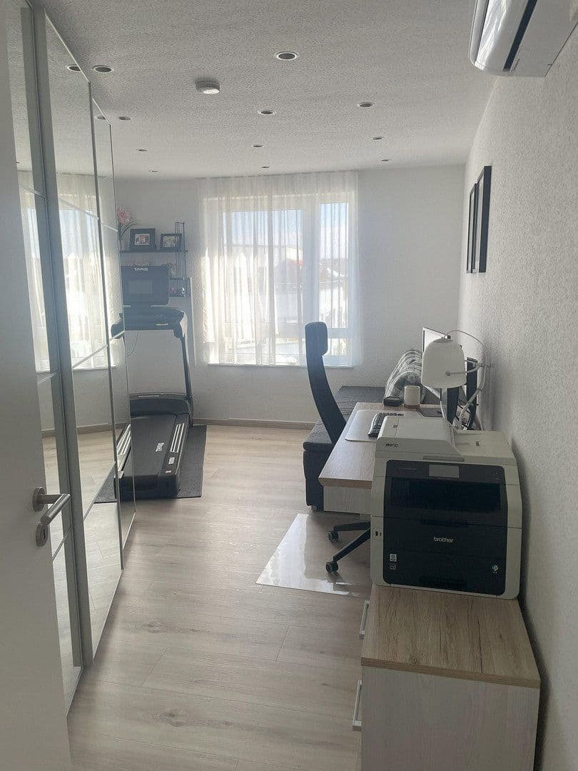 Predaj bytu 4-izbový 129 m², Ida-Dehmel-Ring 85, Mannheim, Bádensko-Wurttembersko Predaj bytu 4-izbový 129 m², Ida-Dehmel-Ring 85, Mannheim, Bádensko-Wurttembersko