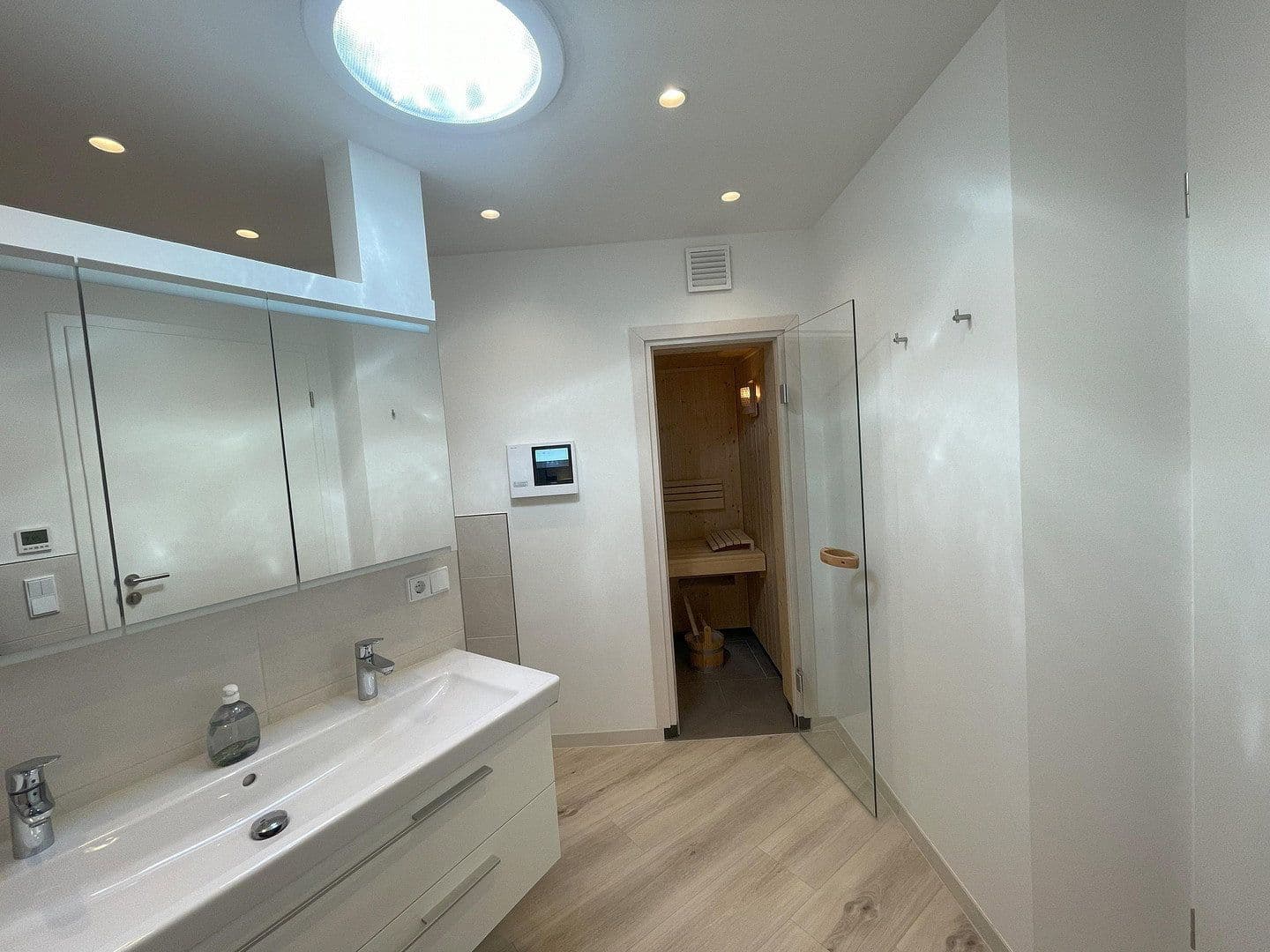 Predaj bytu 4-izbový 129 m², Ida-Dehmel-Ring 85, Mannheim, Bádensko-Wurttembersko Predaj bytu 4-izbový 129 m², Ida-Dehmel-Ring 85, Mannheim, Bádensko-Wurttembersko