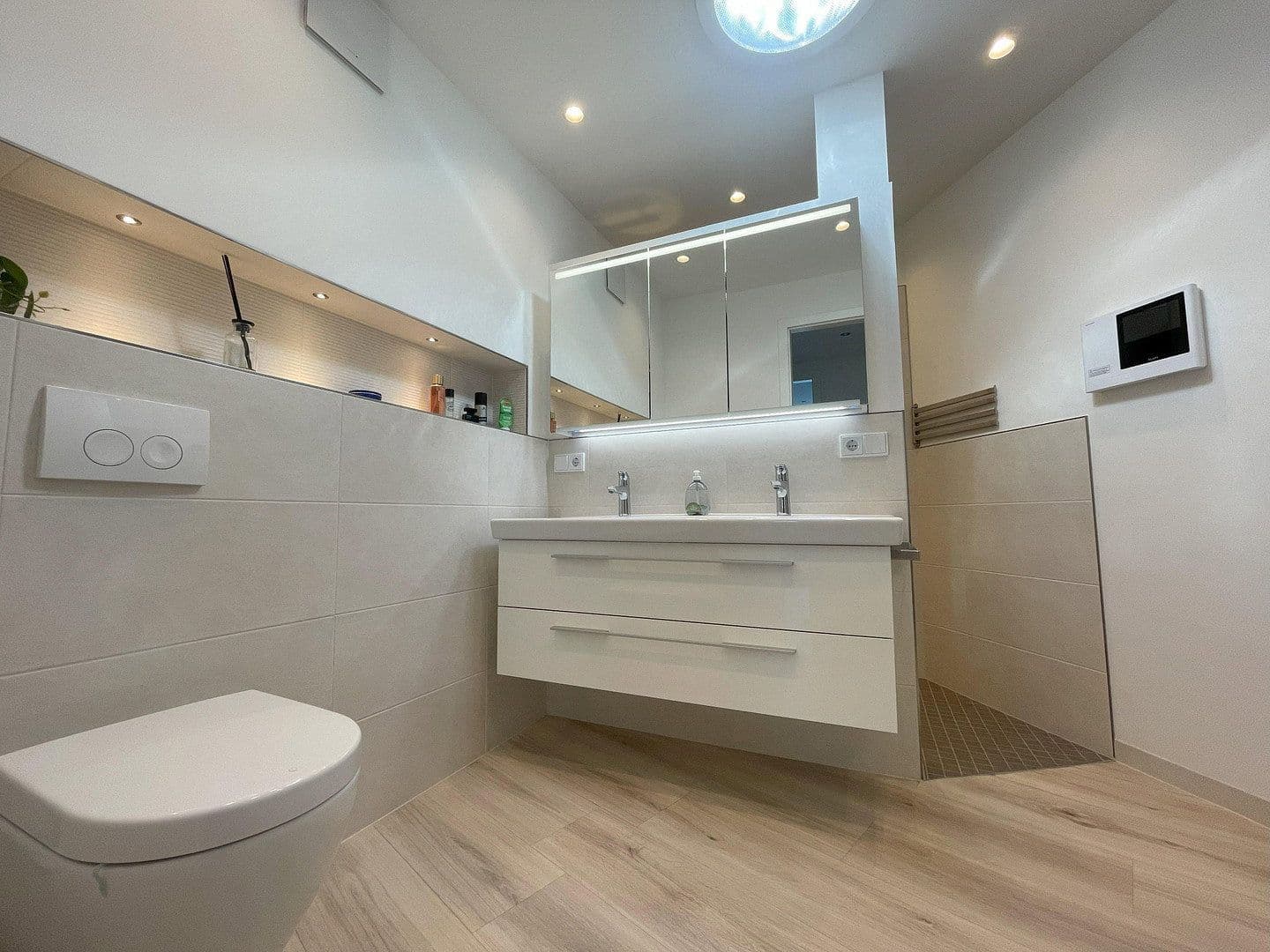 Predaj bytu 4-izbový 129 m², Ida-Dehmel-Ring 85, Mannheim, Bádensko-Wurttembersko Predaj bytu 4-izbový 129 m², Ida-Dehmel-Ring 85, Mannheim, Bádensko-Wurttembersko