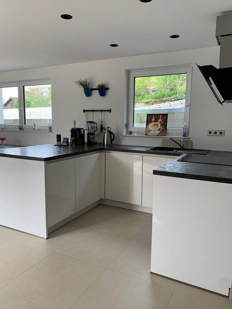 Prenájom bytu 2-izbový 75 m², Renningen, Bádensko-Wurttembersko Prenájom bytu 2-izbový 75 m², Renningen, Bádensko-Wurttembersko