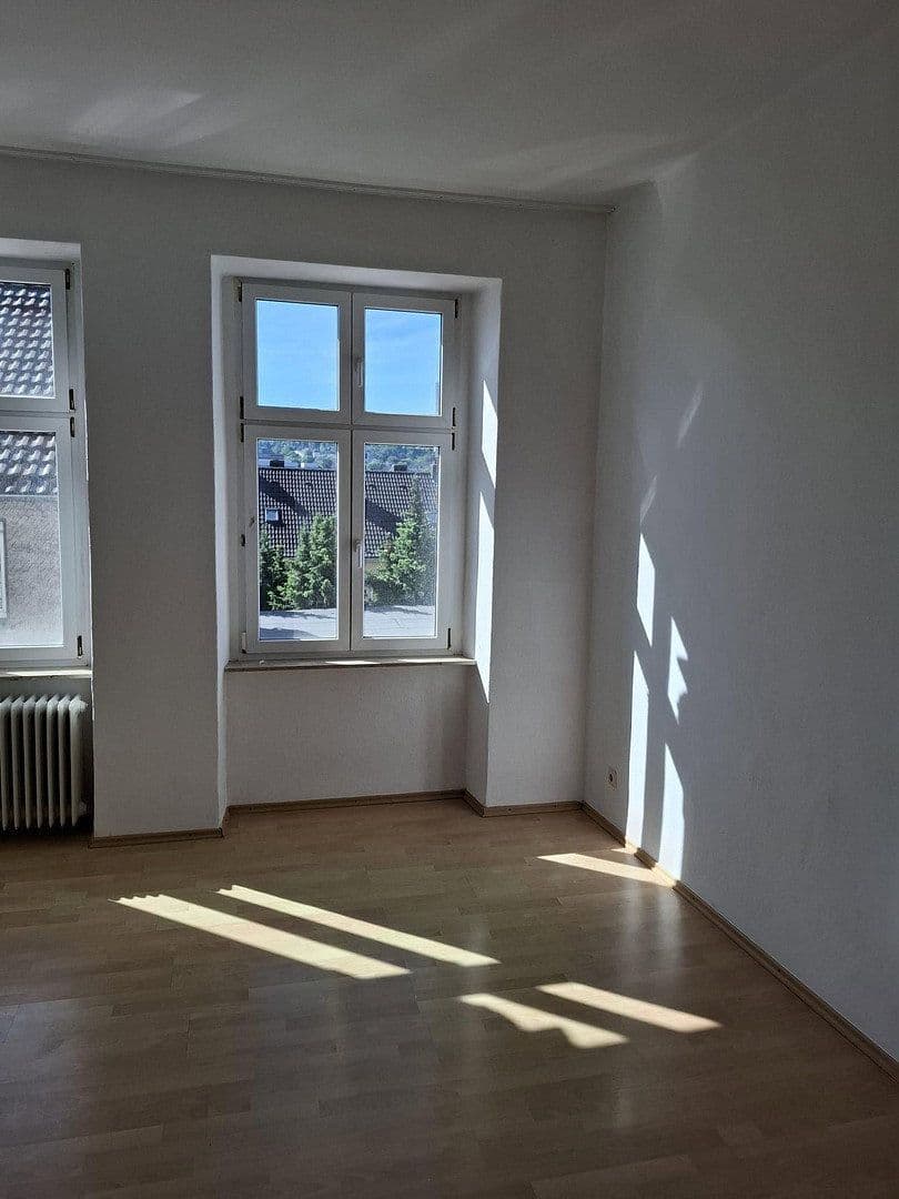 Prenájom bytu 2-izbový 70 m², Plateniustr. 18, Wuppertal, Severné Porýnie - Westfálsko Prenájom bytu 2-izbový 70 m², Plateniustr. 18, Wuppertal, Severné Porýnie - Westfálsko