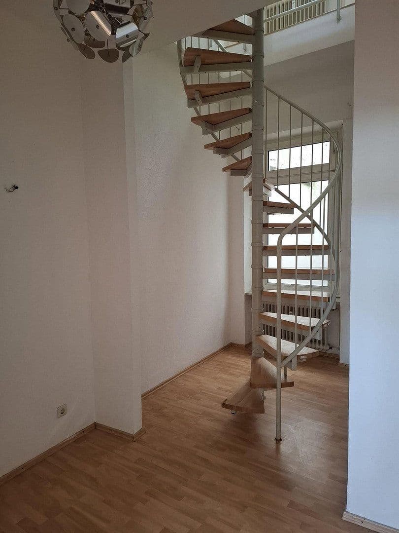 Prenájom bytu 2-izbový 70 m², Plateniustr. 18, Wuppertal, Severné Porýnie - Westfálsko Prenájom bytu 2-izbový 70 m², Plateniustr. 18, Wuppertal, Severné Porýnie - Westfálsko