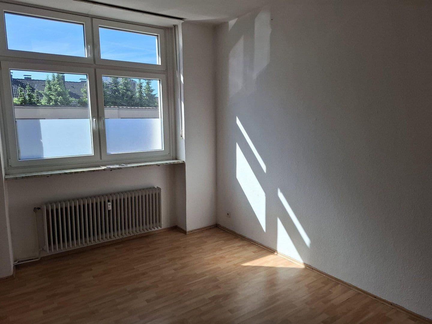 Prenájom bytu 2-izbový 70 m², Plateniustr. 18, Wuppertal, Severné Porýnie - Westfálsko Prenájom bytu 2-izbový 70 m², Plateniustr. 18, Wuppertal, Severné Porýnie - Westfálsko