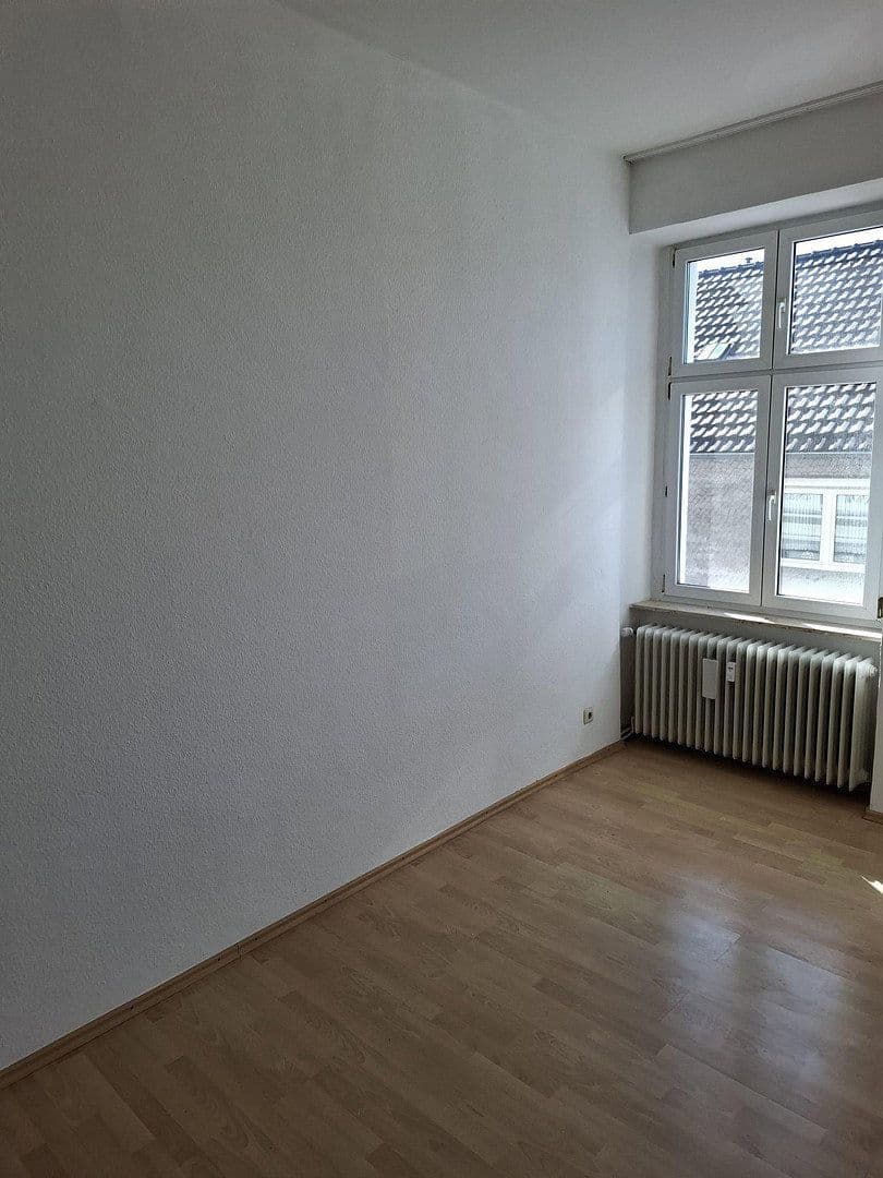 Prenájom bytu 2-izbový 70 m², Plateniustr. 18, Wuppertal, Severné Porýnie - Westfálsko Prenájom bytu 2-izbový 70 m², Plateniustr. 18, Wuppertal, Severné Porýnie - Westfálsko
