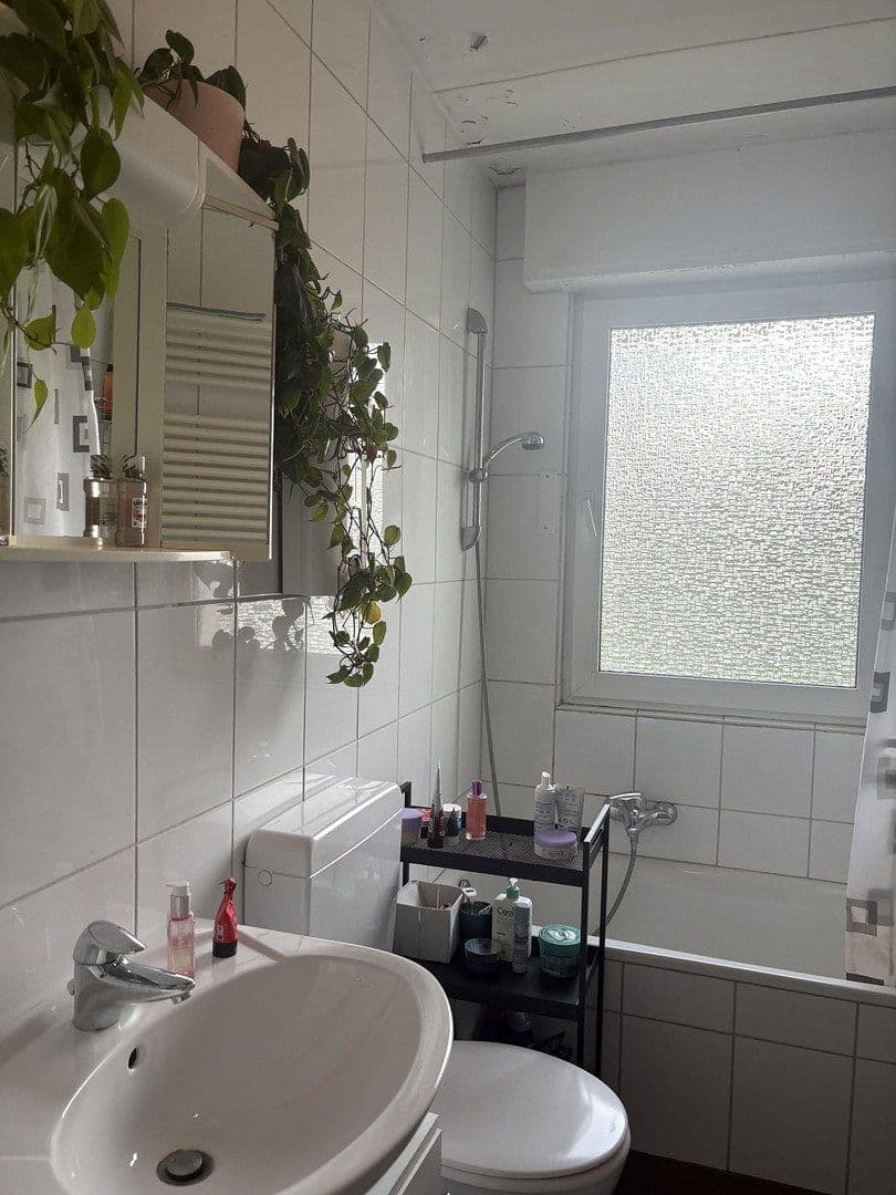 Prenájom bytu 3-izbový 62 m², Bodelschwinghstraße 10, Bonn, Severné Porýnie - Westfálsko Prenájom bytu 3-izbový 62 m², Bodelschwinghstraße 10, Bonn, Severné Porýnie - Westfálsko