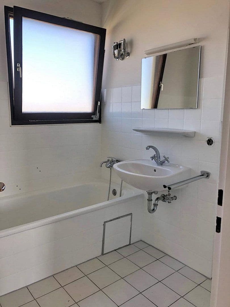 Prenájom domu 100 m², pozemek 1 m², Lerchenstraße 25, Crailsheim, Bádensko-Wurttembersko Prenájom domu 100 m², pozemek 1 m², Lerchenstraße 25, Crailsheim, Bádensko-Wurttembersko