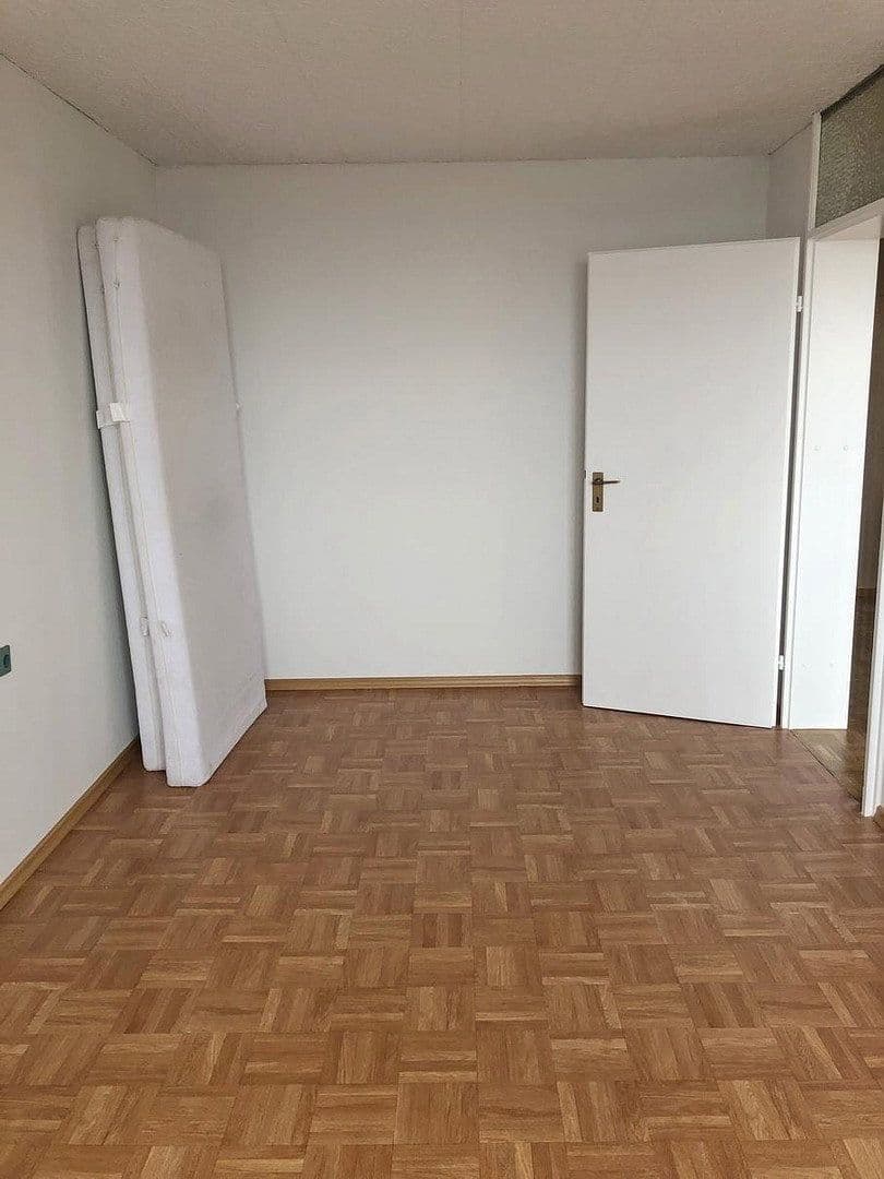 Prenájom domu 100 m², pozemek 1 m², Lerchenstraße 25, Crailsheim, Bádensko-Wurttembersko Prenájom domu 100 m², pozemek 1 m², Lerchenstraße 25, Crailsheim, Bádensko-Wurttembersko