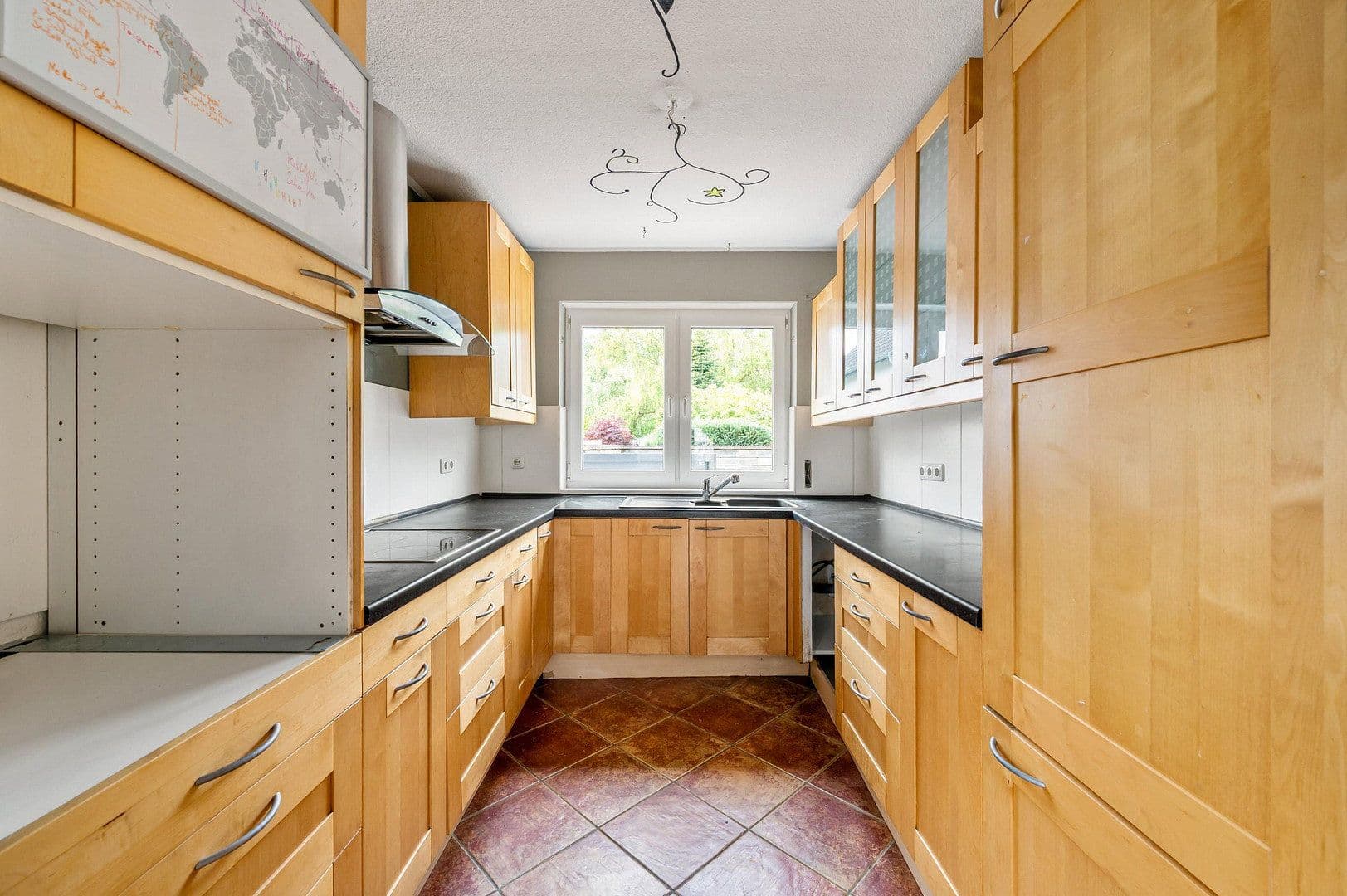 Predaj domu 141 m², pozemek 224 m², In der Wolfskaute 23, Weiterstadt, Hesensko Predaj domu 141 m², pozemek 224 m², In der Wolfskaute 23, Weiterstadt, Hesensko