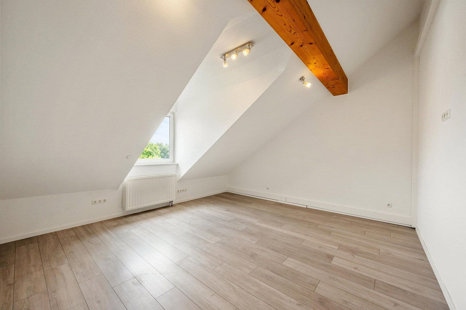 Predaj domu 141 m², pozemek 224 m², In der Wolfskaute 23, Weiterstadt, Hesensko Predaj domu 141 m², pozemek 224 m², In der Wolfskaute 23, Weiterstadt, Hesensko