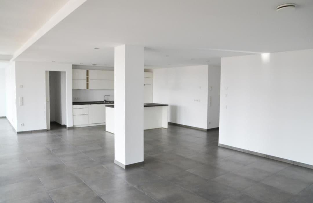 Prenájom bytu 5-izbový 194 m², Hauptstr. 29, Leinfelden-Echterdingen, Bádensko-Wurttembersko Prenájom bytu 5-izbový 194 m², Hauptstr. 29, Leinfelden-Echterdingen, Bádensko-Wurttembersko