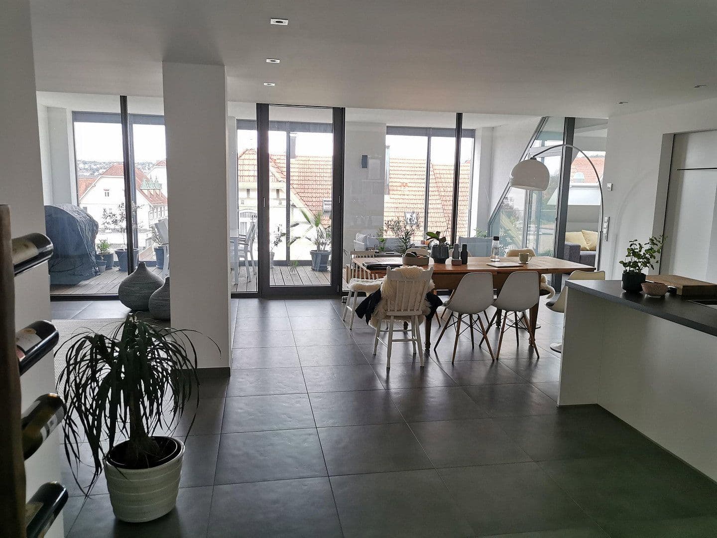 Prenájom bytu 5-izbový 194 m², Hauptstr. 29, Leinfelden-Echterdingen, Bádensko-Wurttembersko Prenájom bytu 5-izbový 194 m², Hauptstr. 29, Leinfelden-Echterdingen, Bádensko-Wurttembersko