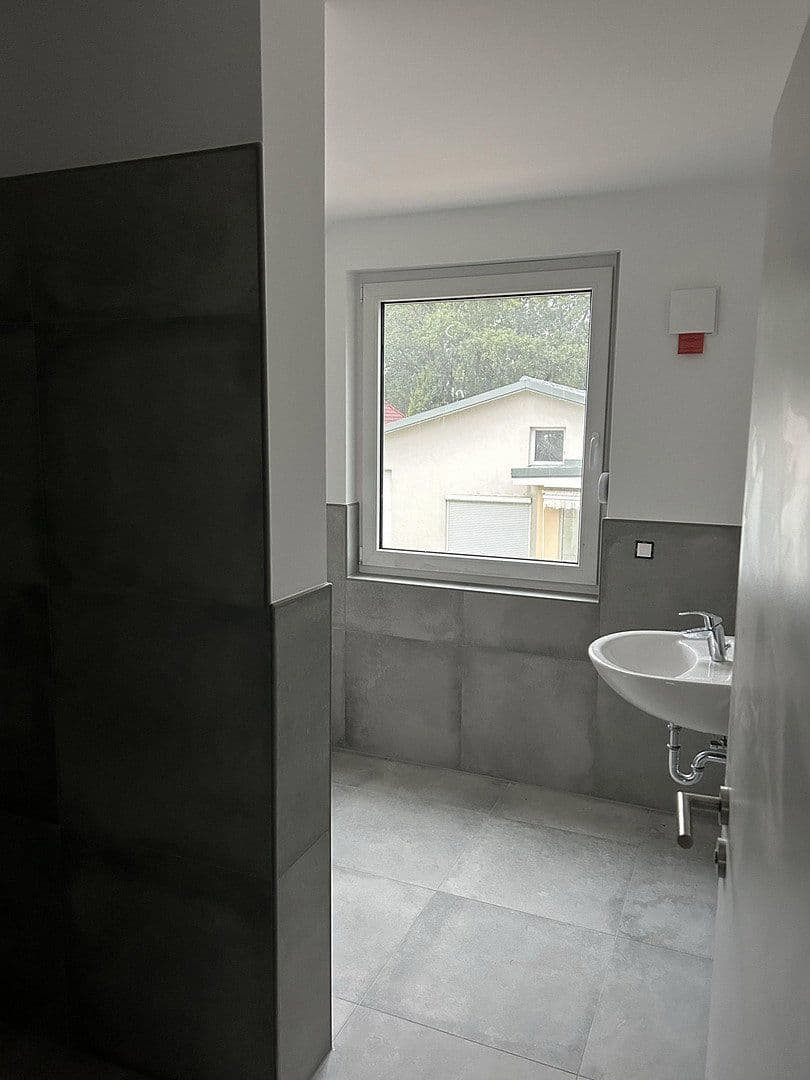 Prenájom domu 90 m², pozemek 597 m², Falkensee, Brandenbursko Prenájom domu 90 m², pozemek 597 m², Falkensee, Brandenbursko
