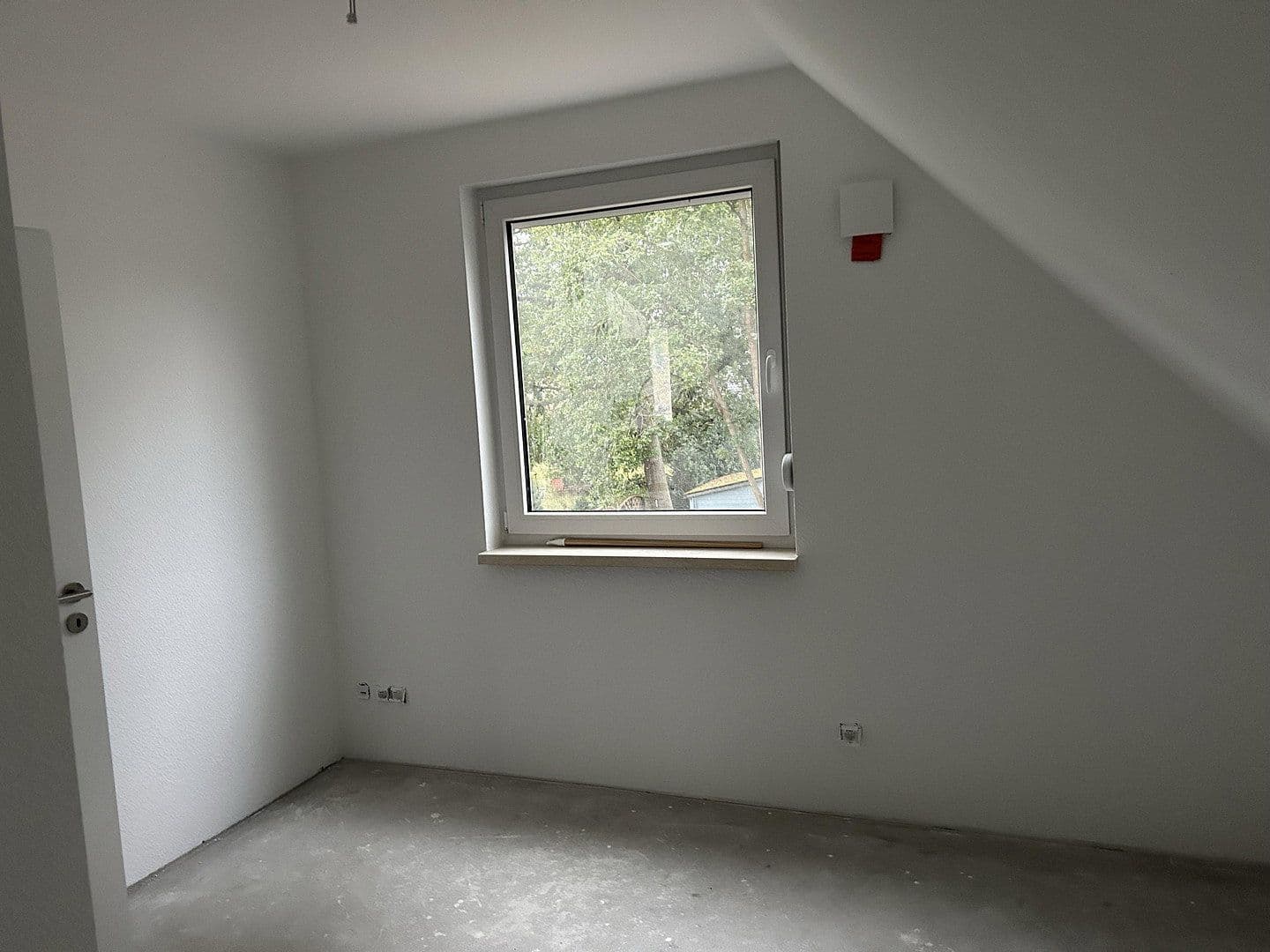 Prenájom domu 90 m², pozemek 597 m², Falkensee, Brandenbursko Prenájom domu 90 m², pozemek 597 m², Falkensee, Brandenbursko