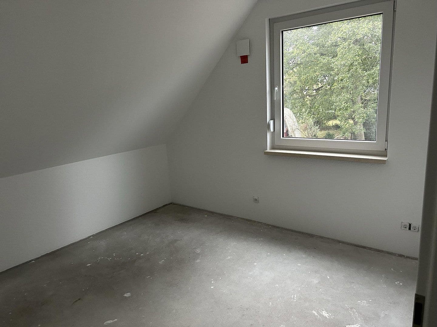 Prenájom domu 90 m², pozemek 597 m², Falkensee, Brandenbursko Prenájom domu 90 m², pozemek 597 m², Falkensee, Brandenbursko