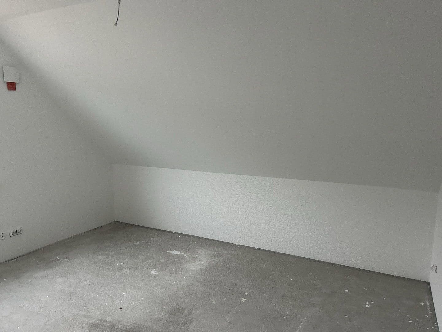 Prenájom domu 90 m², pozemek 597 m², Falkensee, Brandenbursko Prenájom domu 90 m², pozemek 597 m², Falkensee, Brandenbursko