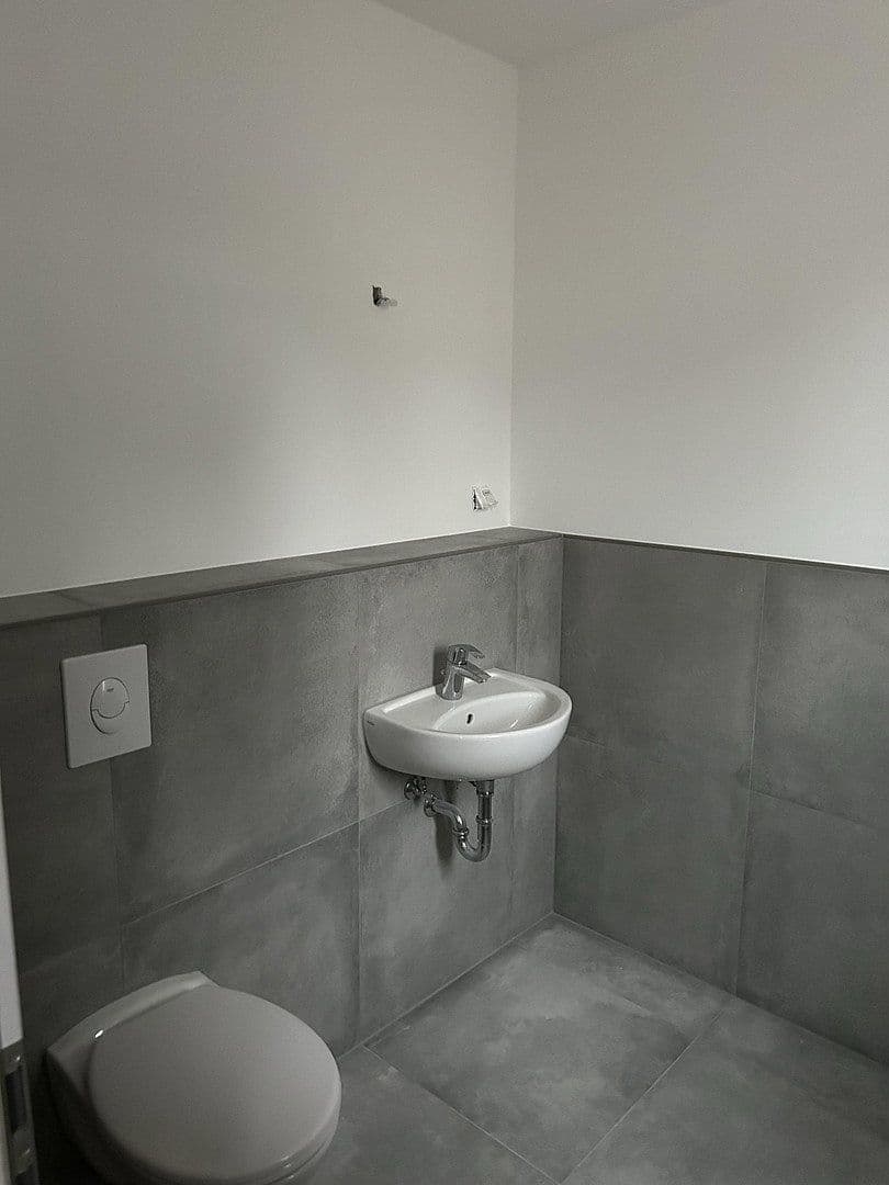 Prenájom domu 90 m², pozemek 597 m², Falkensee, Brandenbursko Prenájom domu 90 m², pozemek 597 m², Falkensee, Brandenbursko