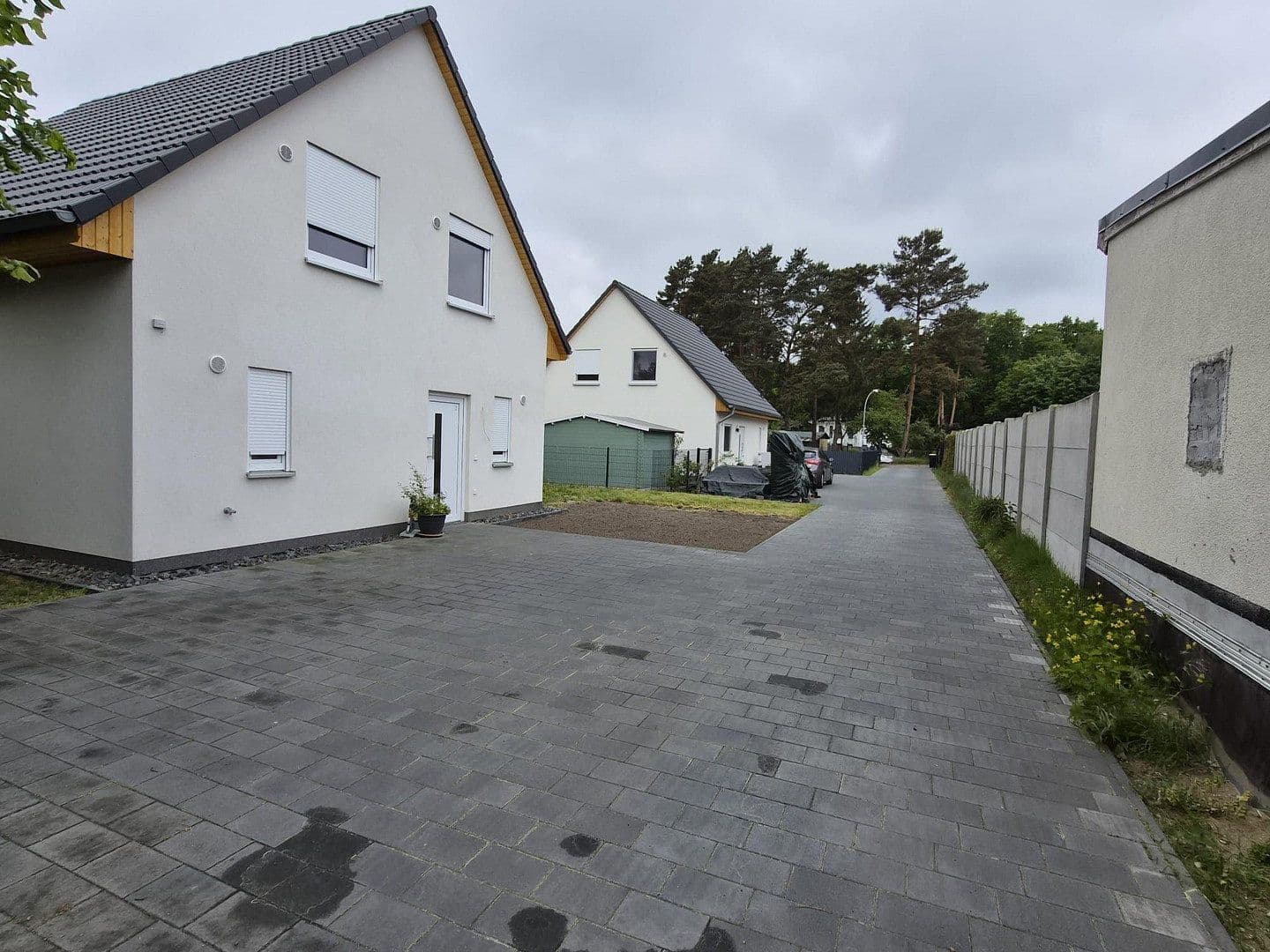 Prenájom domu 90 m², pozemek 597 m², Falkensee, Brandenbursko Prenájom domu 90 m², pozemek 597 m², Falkensee, Brandenbursko