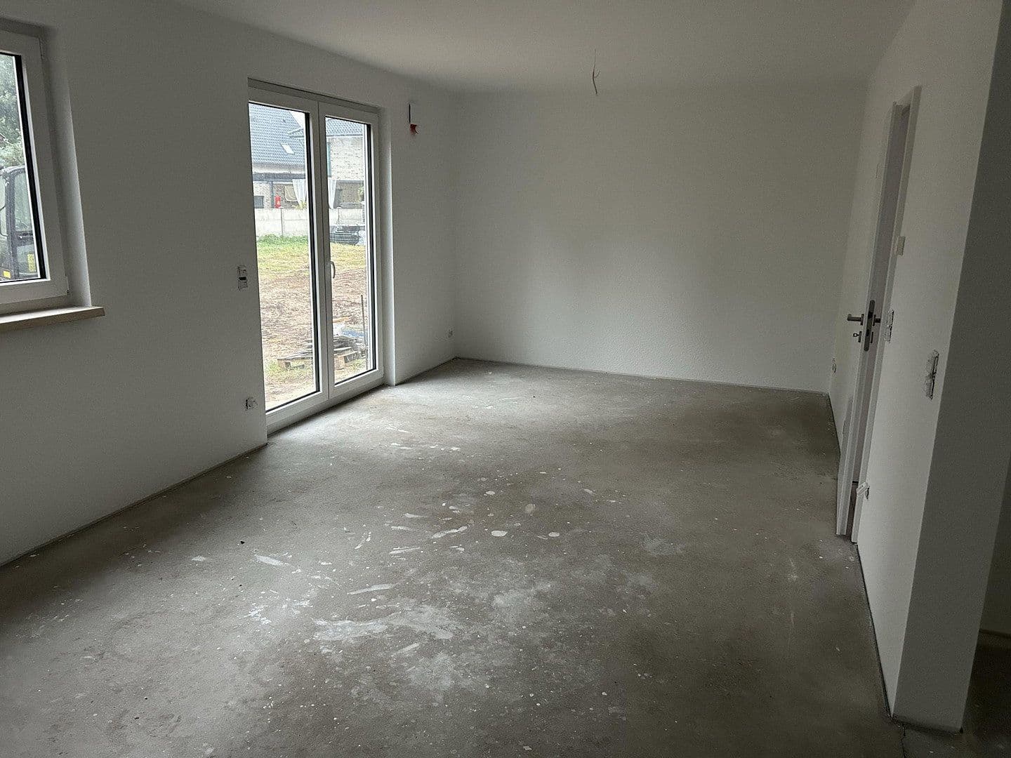 Prenájom domu 90 m², pozemek 597 m², Falkensee, Brandenbursko Prenájom domu 90 m², pozemek 597 m², Falkensee, Brandenbursko