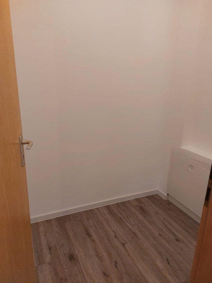 Prenájom bytu 1-izbový 40 m², Schwäbisch Gmünd, Bádensko-Wurttembersko Prenájom bytu 1-izbový 40 m², Schwäbisch Gmünd, Bádensko-Wurttembersko