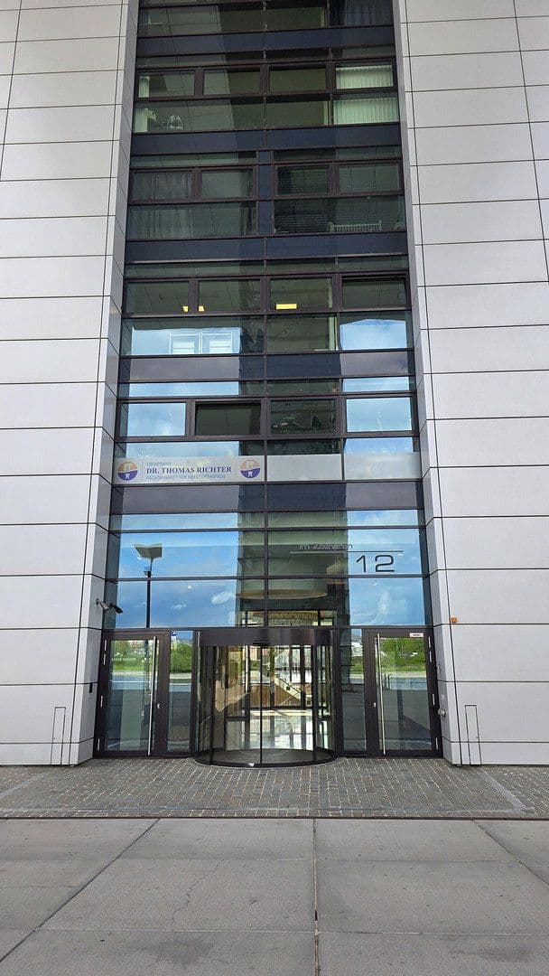Prenájom bytu 3-izbový 110 m², Im Zollhafen 12, Köln, Severné Porýnie - Westfálsko Prenájom bytu 3-izbový 110 m², Im Zollhafen 12, Köln, Severné Porýnie - Westfálsko