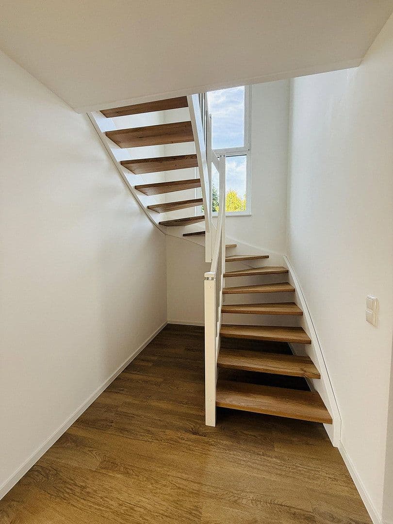 Prenájom domu 154 m², pozemek 430 m², Berlin, Berlín Prenájom domu 154 m², pozemek 430 m², Berlin, Berlín