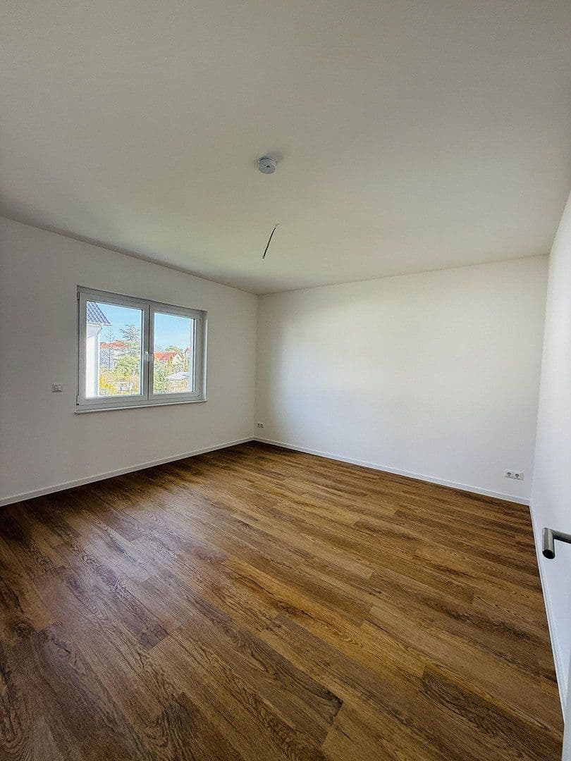 Prenájom domu 154 m², pozemek 430 m², Berlin, Berlín Prenájom domu 154 m², pozemek 430 m², Berlin, Berlín