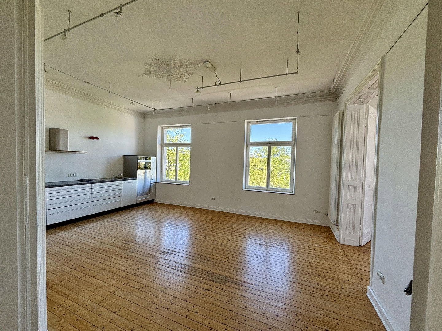 Prenájom bytu 4-izbový 140 m², Bismarckstr. 94, Aachen, Severné Porýnie - Westfálsko Prenájom bytu 4-izbový 140 m², Bismarckstr. 94, Aachen, Severné Porýnie - Westfálsko