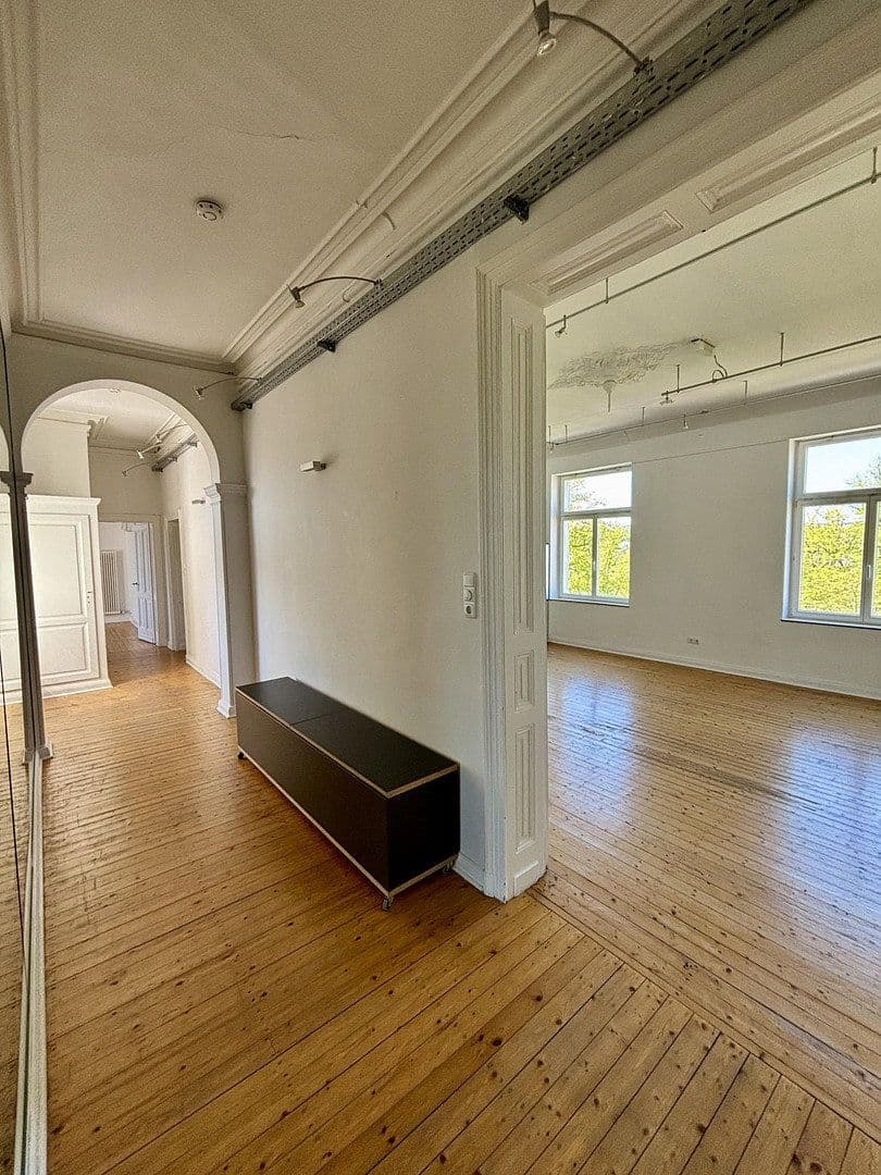 Prenájom bytu 4-izbový 140 m², Bismarckstr. 94, Aachen, Severné Porýnie - Westfálsko Prenájom bytu 4-izbový 140 m², Bismarckstr. 94, Aachen, Severné Porýnie - Westfálsko