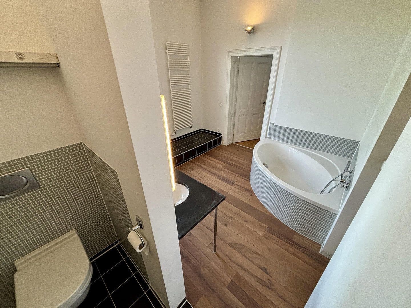 Prenájom bytu 4-izbový 140 m², Bismarckstr. 94, Aachen, Severné Porýnie - Westfálsko Prenájom bytu 4-izbový 140 m², Bismarckstr. 94, Aachen, Severné Porýnie - Westfálsko