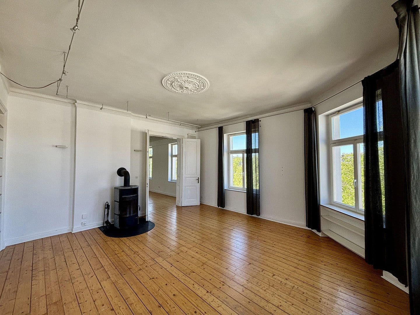 Prenájom bytu 4-izbový 140 m², Bismarckstr. 94, Aachen, Severné Porýnie - Westfálsko Prenájom bytu 4-izbový 140 m², Bismarckstr. 94, Aachen, Severné Porýnie - Westfálsko