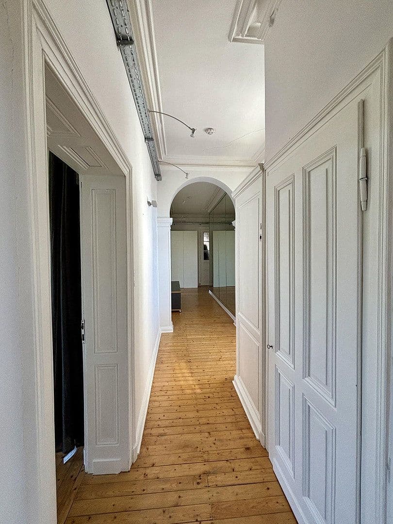 Prenájom bytu 4-izbový 140 m², Bismarckstr. 94, Aachen, Severné Porýnie - Westfálsko Prenájom bytu 4-izbový 140 m², Bismarckstr. 94, Aachen, Severné Porýnie - Westfálsko
