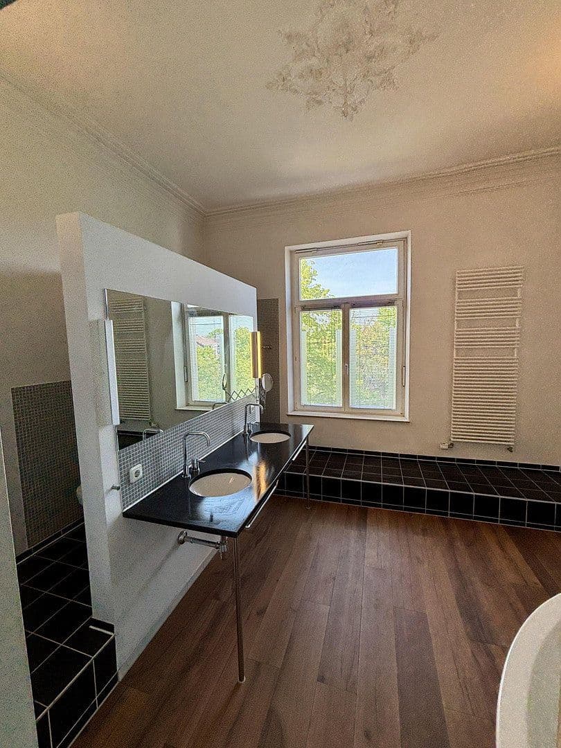 Prenájom bytu 4-izbový 140 m², Bismarckstr. 94, Aachen, Severné Porýnie - Westfálsko Prenájom bytu 4-izbový 140 m², Bismarckstr. 94, Aachen, Severné Porýnie - Westfálsko