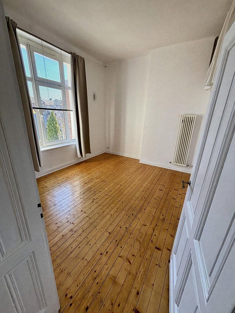 Prenájom bytu 4-izbový 140 m², Bismarckstr. 94, Aachen, Severné Porýnie - Westfálsko Prenájom bytu 4-izbový 140 m², Bismarckstr. 94, Aachen, Severné Porýnie - Westfálsko