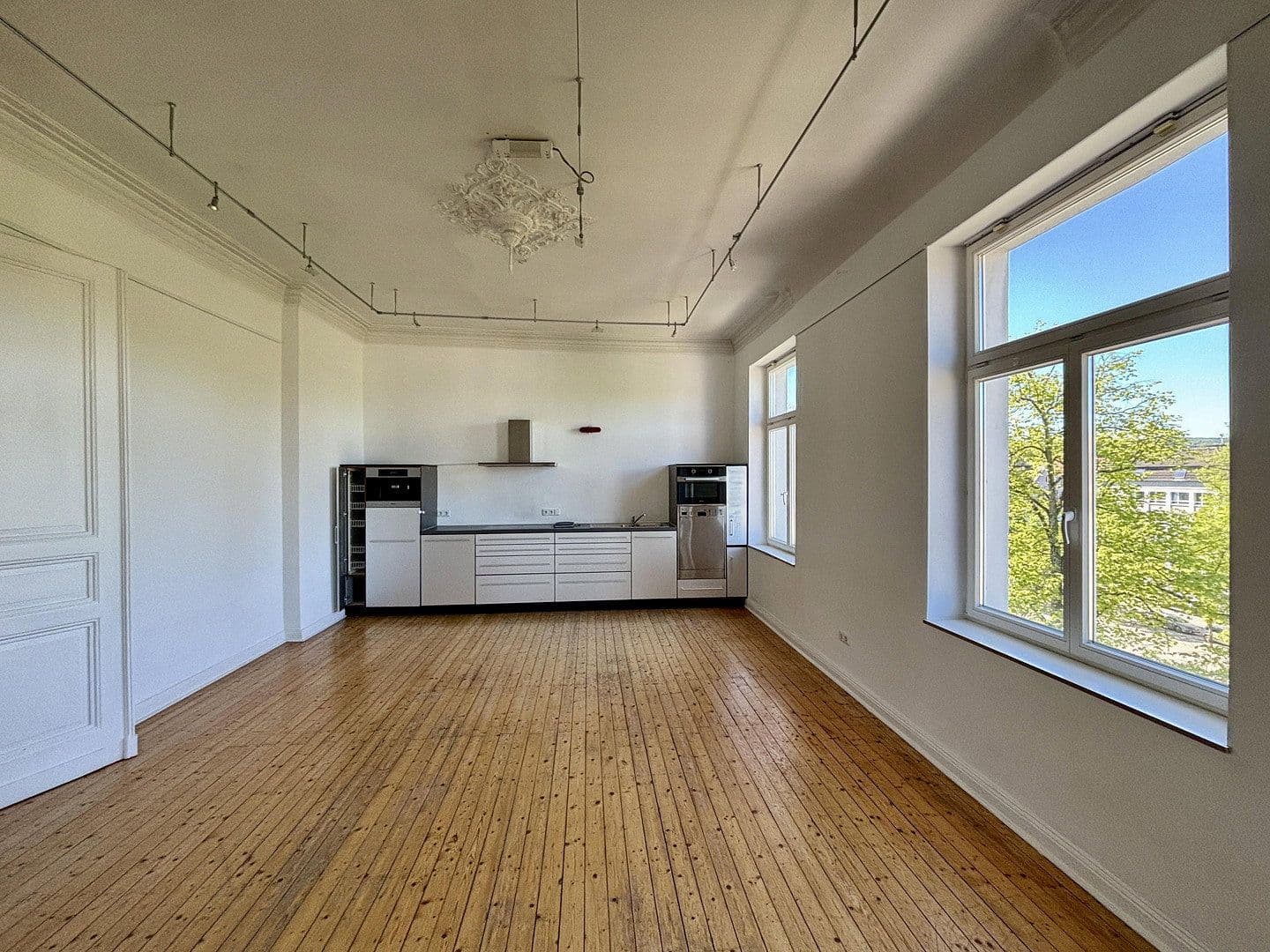 Prenájom bytu 4-izbový 140 m², Bismarckstr. 94, Aachen, Severné Porýnie - Westfálsko Prenájom bytu 4-izbový 140 m², Bismarckstr. 94, Aachen, Severné Porýnie - Westfálsko