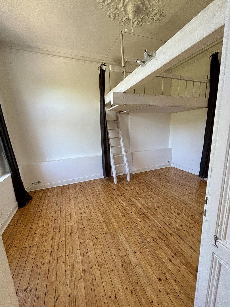 Prenájom bytu 4-izbový 140 m², Bismarckstr. 94, Aachen, Severné Porýnie - Westfálsko Prenájom bytu 4-izbový 140 m², Bismarckstr. 94, Aachen, Severné Porýnie - Westfálsko