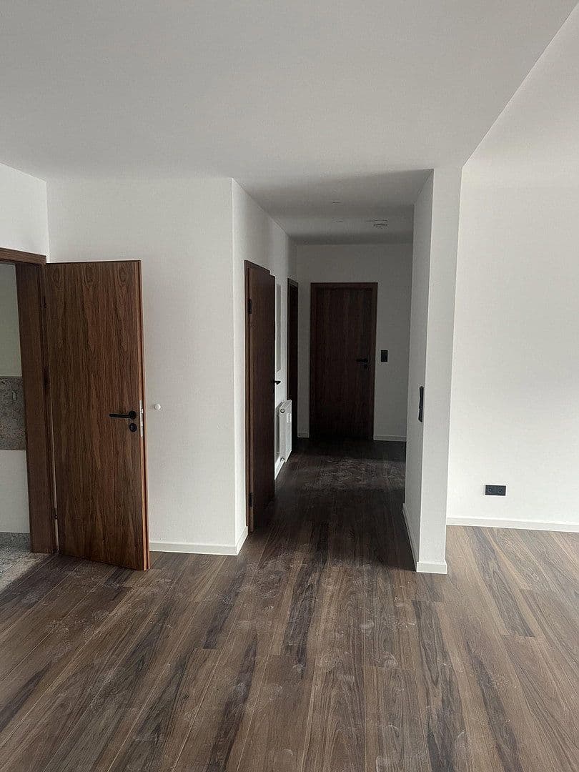 Prenájom bytu 3-izbový 115 m², Bibliser Strasse 10, Mannheim, Bádensko-Wurttembersko Prenájom bytu 3-izbový 115 m², Bibliser Strasse 10, Mannheim, Bádensko-Wurttembersko