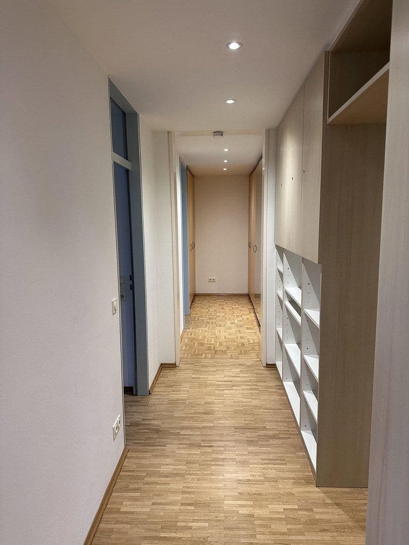Prenájom bytu 5-izbový 126 m², München, Bavorsko Prenájom bytu 5-izbový 126 m², München, Bavorsko