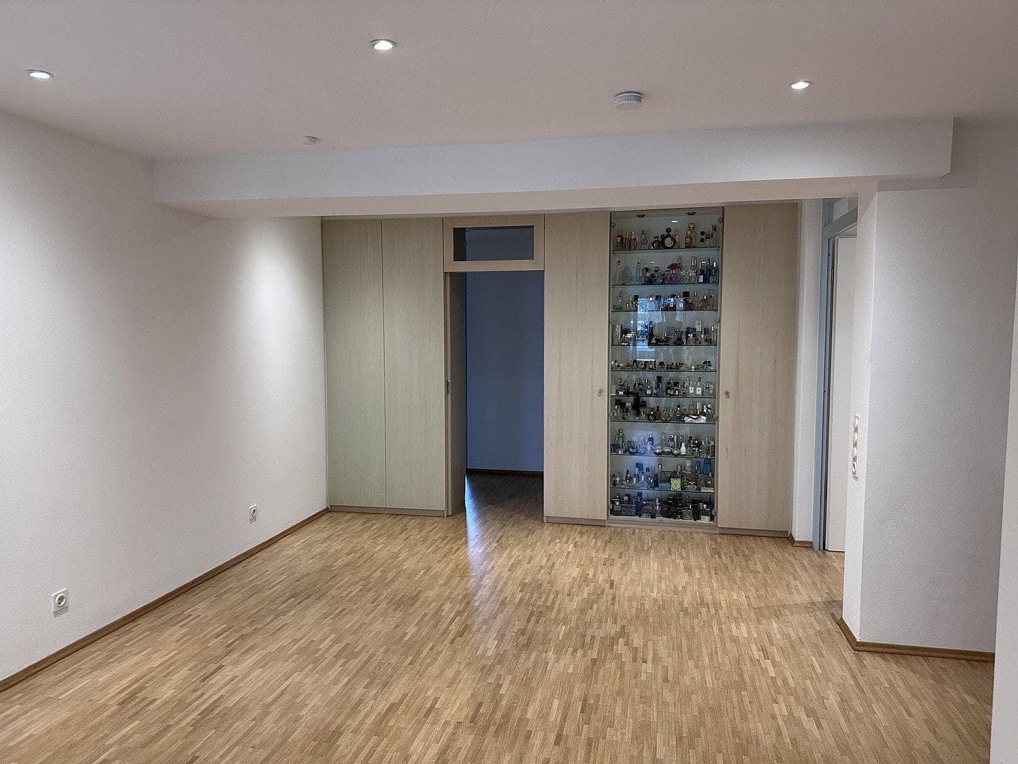 Prenájom bytu 5-izbový 126 m², München, Bavorsko Prenájom bytu 5-izbový 126 m², München, Bavorsko