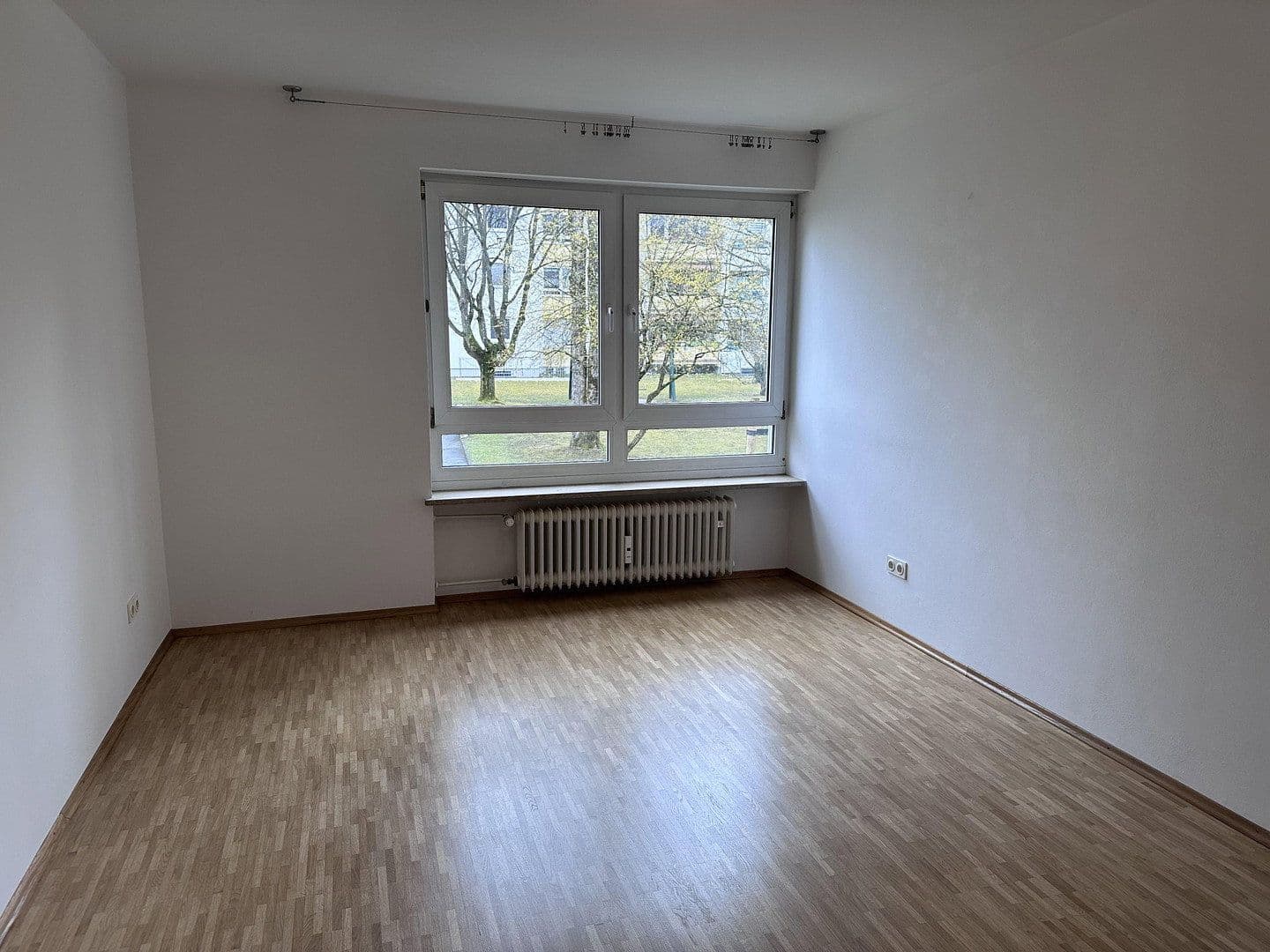 Prenájom bytu 5-izbový 126 m², München, Bavorsko Prenájom bytu 5-izbový 126 m², München, Bavorsko
